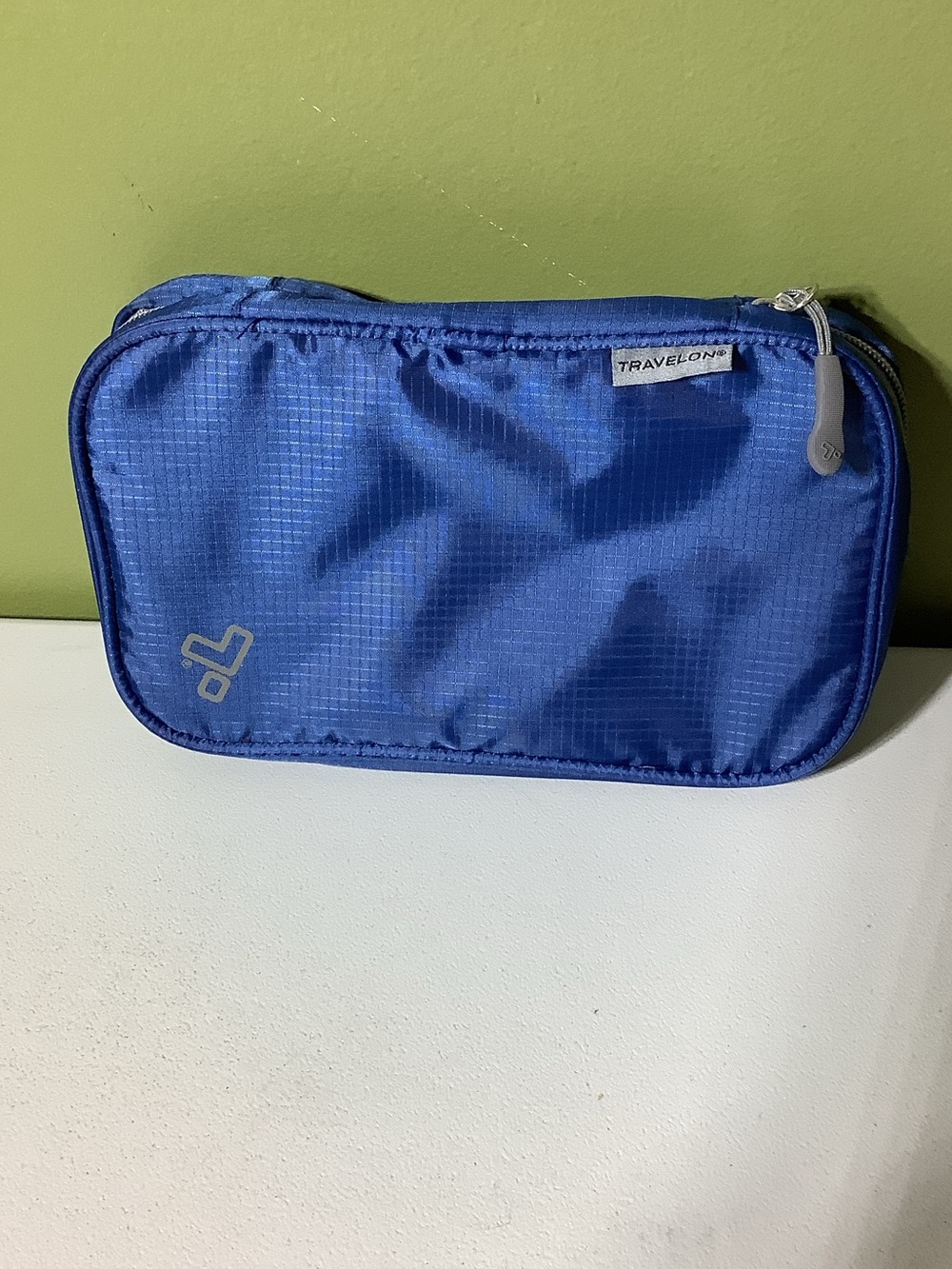 Travelon blue nylon mini travel case